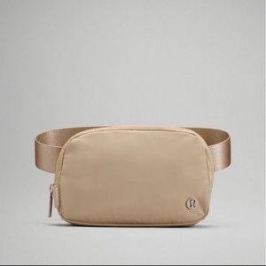 Lululemon belt bag trench (NWT)